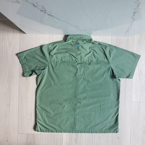 Men's Green Short Sleeve Shirt - Picture 10 of 11